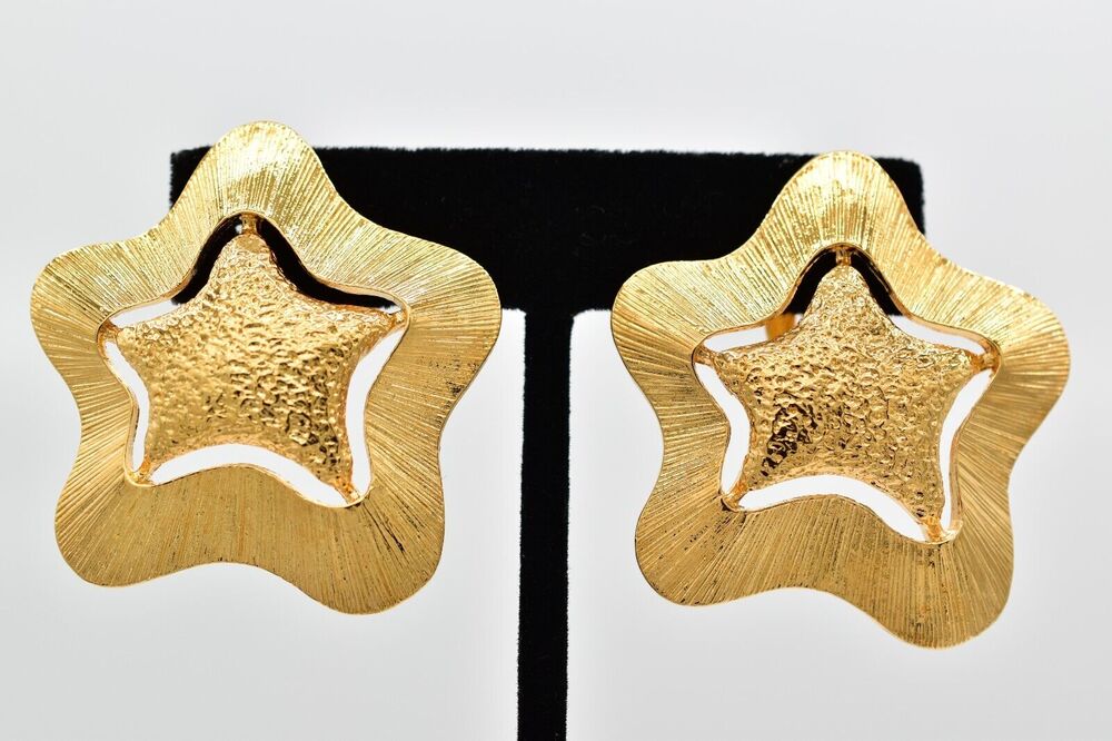 Vintage Star Clip On Earrings Textured Gold Tone Bold Chunky NOS 80s 1980s BinAI